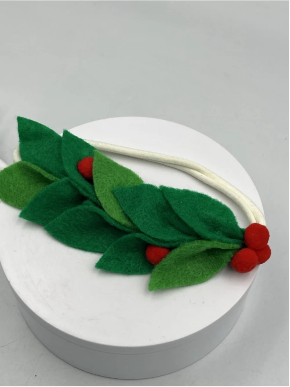 Mistletoe Holiday Hair Accessory THROW UP YOUR HAIR IN HOLIDAY STYLE NEW